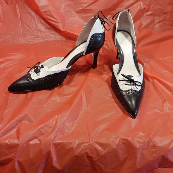 Heels - Picture 1 of 2